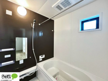 �����@�����̔�������Ă����o�X���[���͍L�X�������B�x���͂��q�l�ƈꏏ�ɗV�тȂ������܂��ˁB