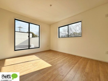 �Q���@����̏I���ɕv�w�ł������߂������Q���B�L���ɂ�Ƃ肪����A�Ƒ��̋C�z�������Ȃ������������x�߂���S�̃v���C�x�[�g��Ԃł��B