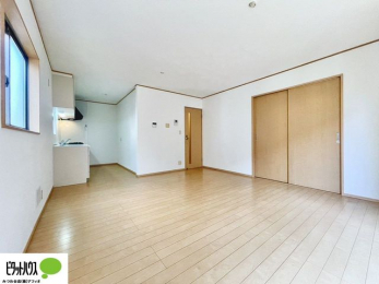 ���r���O�@�L�X�k�c�j�I����̑傫�ȃ\�t�@��u���Ă������f��ӏ܂��ǂ��ł��ˁB