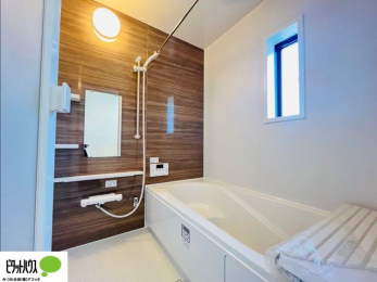 �����@�{�H��ʐ^�F1���̔�����������x���̓��͂��q�l�Ƃ̃R�~���j�P�[�V�����̏�Ƃ���