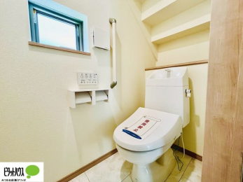 �g�C���@�{�H��ʐ^�F1�E2�K�E�H�V�����b�g�g�C�������B