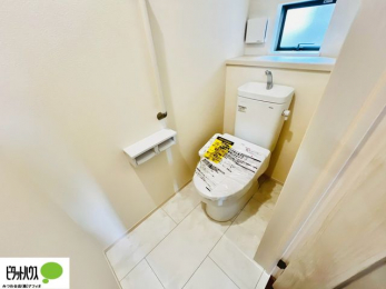 �g�C���@�{�H��ʐ^�@1�E2�K�E�H�V�����b�g�g�C�������B