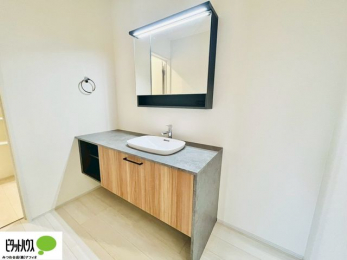 ���ʑ�E���ʏ��@�{�H��ʐ^�F�O�ʋ��̗���A�V���N���ȂǑ������[��������A�L�X�Ƃ������ʉ��ϑ�ł��B