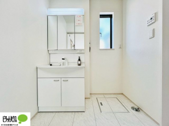 ���ʑ�E���ʏ��@�{�H��ʐ^�F�傫�ȋ��Ō��₷�����ʉ��ϑ�ł�