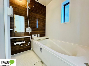 �����@�{�H��ʐ^�F1���̔�����������x���̓��͂��q�l�Ƃ̃R�~���j�P�[�V�����̏�Ƃ���