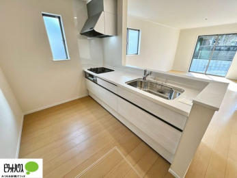 �L�b�`���@�{�H��ʐ^�@�V�z�Ȃ�ł͂̃s�J�s�J�̃L�b�`���͖����̂��������y�������Ă���܂��ˁB