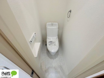 �g�C���@�{�H��ʐ^�F1�E2�K�E�H�V�����b�g�g�C�������B