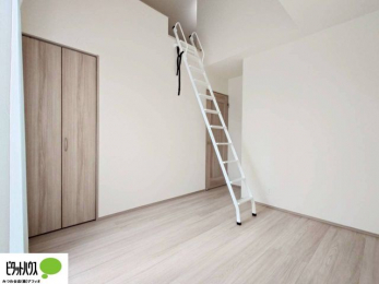 �q�������@�w�т̎��Ԃ��V�Ԏ��Ԃ���؂ɂł���q�ǂ������B�Ƌ�̔z�u�����₷���V���v���Ȑ݌v�ŁA�������K�Ɏg���܂��B