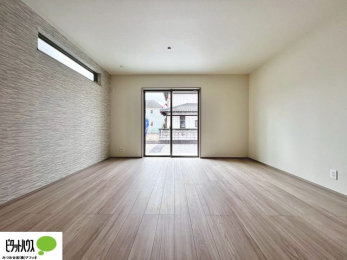 ���r���O�@�傫�ȑ�����ۓI�ȃ��r���O�́A�������邢��C�ɂ��Ă���܂��ˁB