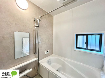 �����@�����������F���̗����ŁA1���̔��������������Ă��������B