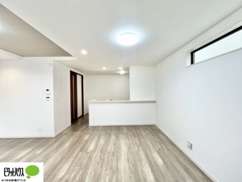 ���r���O�@�l�C�̑ΖʃL�b�`���ŉƑ��݂�Ȃ������ꏏ�B