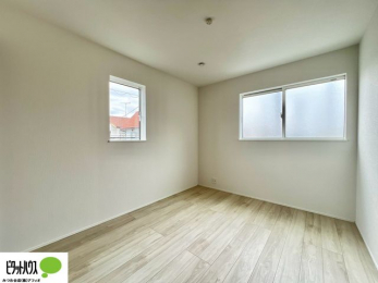 �q�������@�w�т̎��Ԃ��V�Ԏ��Ԃ���؂ɂł���q�ǂ������B�Ƌ�̔z�u�����₷���V���v���Ȑ݌v�ŁA�������K�Ɏg���܂��B