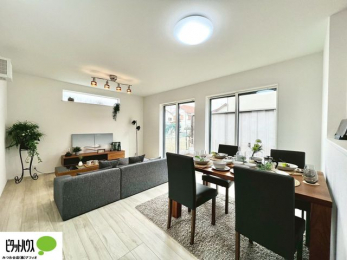 ���r���O�@�傫�ȑ�����ۓI�ȃ��r���O�́A�������邢��C�ɂ��Ă���܂��ˁB