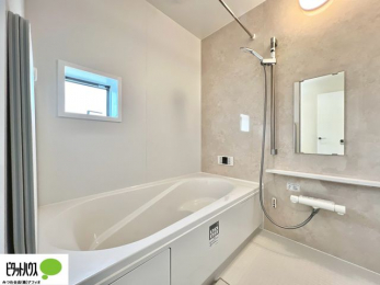 �����@�{�H��ʐ^�@�����̔�������Ă���闁���͍L�X�������B�x���͂��q�l�ƈꏏ�ɗV�тȂ������܂��ˁB