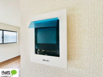 ���̑��@�{�H��ʐ^�F������Ԃ����S��TV���j�^�[�t���C���^�[�z��