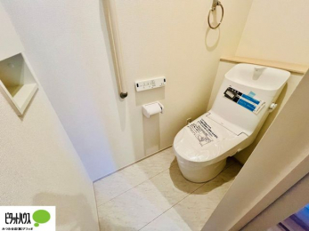 �g�C���@�{�H��ʐ^�F1�E2�K�E�H�V�����b�g�g�C�������B