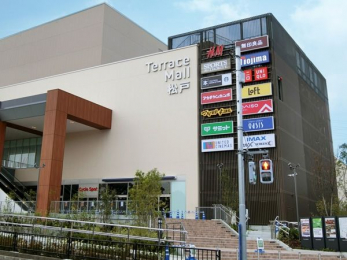 ���ӊ��@�T�~�b�g�X�g�A�e���X���[�����˓X �k��14���B 1100m