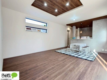 ���r���O�@�C���e���A�̉f����L�X�Ƃ������r���O