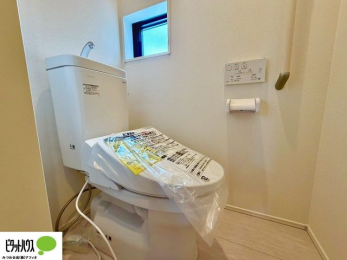 �g�C���@1�E2�K�E�H�V�����b�g�g�C�������B