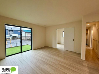 ���r���O�@�傫�ȑ�����ۓI�ȃ��r���O�́A�������邢��C�ɂ��Ă���܂��ˁB