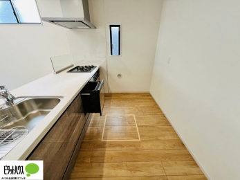 �L�b�`���@�{�H��ʐ^�@�V�z�Ȃ�ł͂̃s�J�s�J�̃L�b�`���͖����̂��������y�������Ă���܂��ˁB