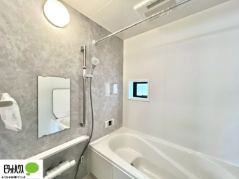 �����@�����̔�������Ă����o�X���[���͍L�X�������B�x���͂��q�l�ƈꏏ�ɗV�тȂ������܂��ˁB