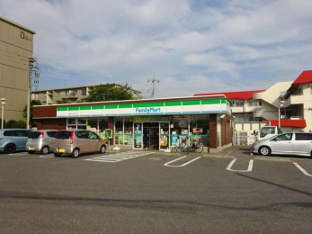 ���ӊ��@�t�@�~���[�}�[�g/��t�݂��ܒ��ړX �k��7���B 530m