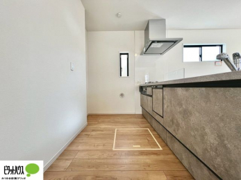 �L�b�`���@�{�H��ʐ^�@�V�z�Ȃ�ł͂̃s�J�s�J�̃L�b�`���͖����̂��������y�������Ă���܂��ˁB
