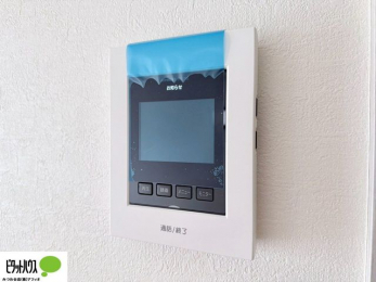 ���̑��@�{�H��ʐ^�F������Ԃ����S��TV���j�^�[�t���C���^�[�z��