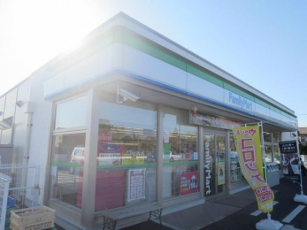 ���ӊ��@�t�@�~���[�}�[�g/��ԂȂ�����X �k��5���B 390m