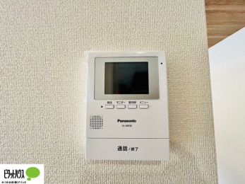 ���̑��@�{�H��ʐ^�@������Ԃ����S��TV���j�^�[�t���C���^�[�z��
