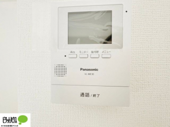 ���̑��@�{�H��ʐ^�@������Ԃ����S��TV���j�^�[�t���C���^�[�z��