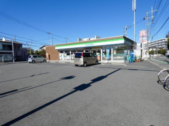 ���ӊ��@�t�@�~���[�}�[�g��ь���꒚�ړX �k��8���B 580m