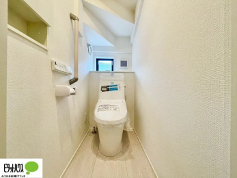 �g�C���@�{�H��ʐ^�@1�E2�K�E�H�V�����b�g�g�C�������B