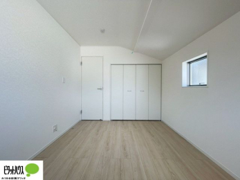 ���[�@���ꂼ��̂������Ɏ��[�X�y�[�X������̂Ńv���C�x�[�g�ȉו����g�߂ɒu�����Ƃ��ł��܂��B