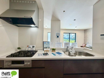 �L�b�`���@�V�z�Ȃ�ł͂̃s�J�s�J�̃L�b�`���͖����̂��������y�������Ă���܂��ˁB