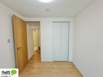 ���[�@���ꂼ��̂������Ɏ��[�X�y�[�X������̂Ńv���C�x�[�g�ȉו����g�߂ɒu�����Ƃ��ł��܂��B