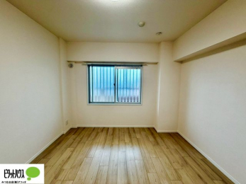 �Q���@�傫�ȑ����疾�邢�z�˂�������܂��B