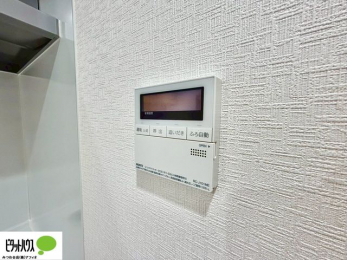 ���̑��@������Ԃ����S��TV���j�^�[�t���C���^�[�z��