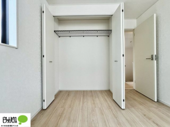 ���[�@���ꂼ��̂������Ɏ��[�X�y�[�X������̂Ńv���C�x�[�g�ȉו����g�߂ɒu�����Ƃ��ł��܂��B