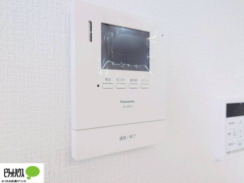 ���̑��@������Ԃ����S��TV���j�^�[�t���C���^�[�z��