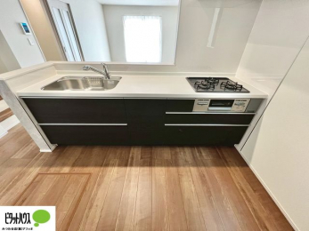 �L�b�`���@�{�H��ʐ^�@�V�z�Ȃ�ł͂̃s�J�s�J�̃L�b�`���͖����̂��������y�������Ă���܂��ˁB
