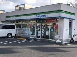 ���ӊ��@�t�@�~���[�}�[�g�V���˘Z���ړX �k��3���B 180m