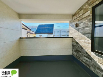 �o���R�j�[�@�����t���̃o���R�j�[�Ȃ̂ŉJ�̓����C�ɂ������󂪂ł��܂��B