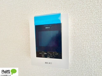 ���̑��@������Ԃ����S��TV���j�^�[�t���C���^�[�z��
