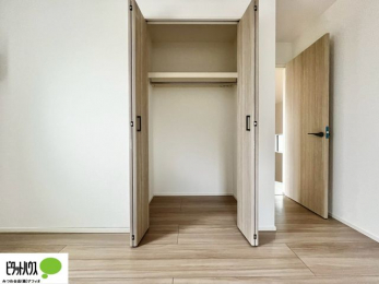 ���[�@���ꂼ��̂������Ɏ��[�X�y�[�X������̂Ńv���C�x�[�g�ȉו����g�߂ɒu�����Ƃ��ł��܂��B