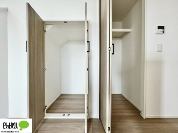 ���̑��@�H���i��ۊǂ�����A�L�b�`���p�i�����[�ł���֗��ȃp���g���[�B