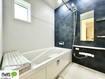 �����@�����̔�������Ă����o�X���[���͍L�X�������B�x���͂��q�l�ƈꏏ�ɗV�тȂ������܂��ˁB