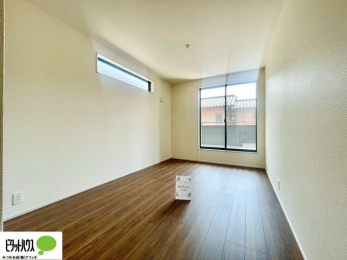 �Q���@����̏I���ɕv�w�ł������߂������Q���B�L���ɂ�Ƃ肪����A�Ƒ��̋C�z�������Ȃ������������x�߂���S�̃v���C�x�[�g��Ԃł��B