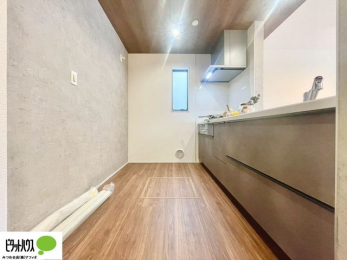 �L�b�`���@�V�z�Ȃ�ł͂̃s�J�s�J�̃L�b�`���͖����̂��������y�������Ă���܂��ˁB
